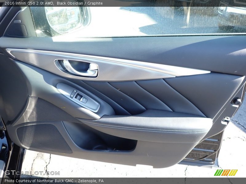 Door Panel of 2016 Q50 2.0t AWD