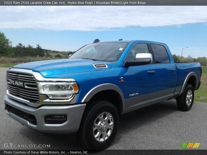 Front 3/4 View of 2020 2500 Laramie Crew Cab 4x4