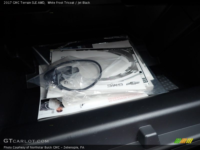 White Frost Tricoat / Jet Black 2017 GMC Terrain SLE AWD