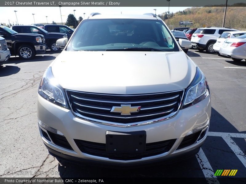 Champagne Silver Metallic / Ebony 2017 Chevrolet Traverse LT