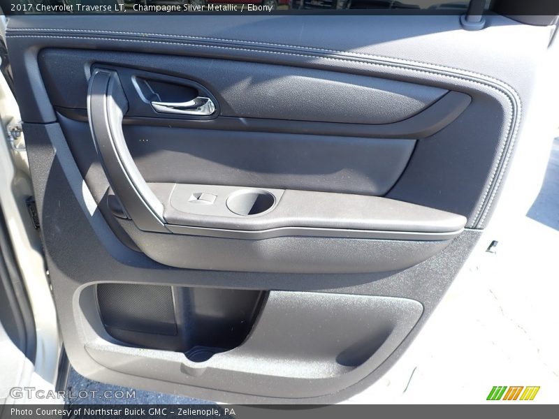 Champagne Silver Metallic / Ebony 2017 Chevrolet Traverse LT