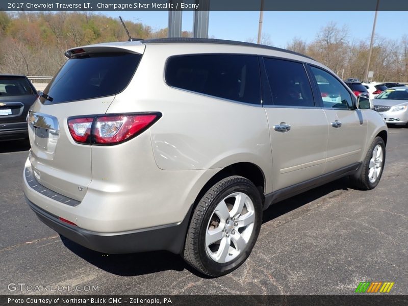 Champagne Silver Metallic / Ebony 2017 Chevrolet Traverse LT