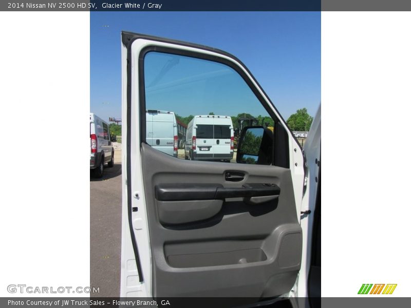 Glacier White / Gray 2014 Nissan NV 2500 HD SV