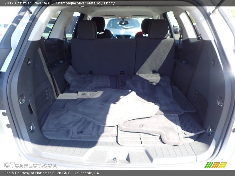 Champagne Silver Metallic / Ebony 2017 Chevrolet Traverse LT