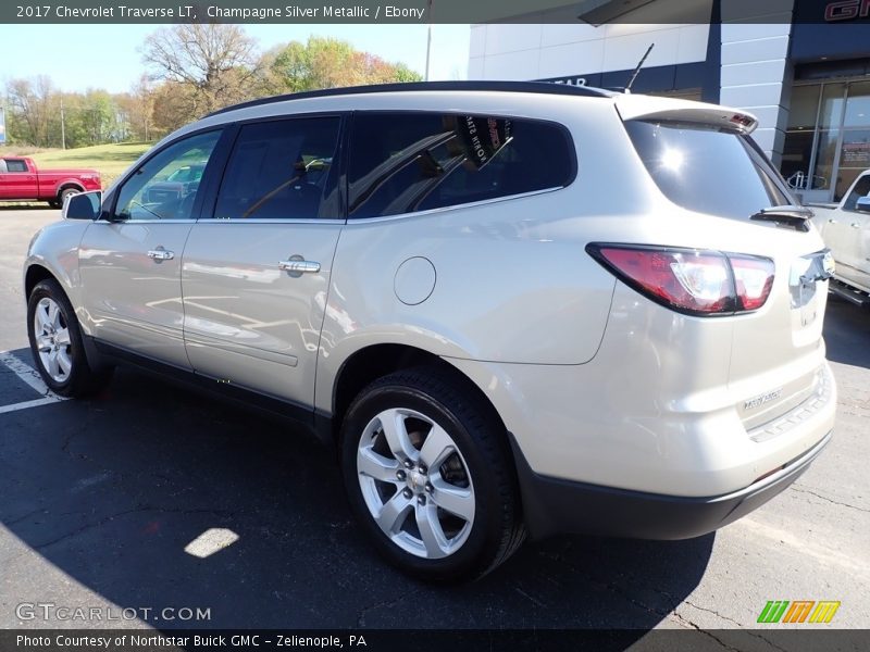 Champagne Silver Metallic / Ebony 2017 Chevrolet Traverse LT