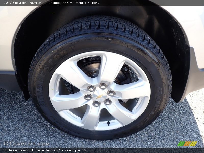 Champagne Silver Metallic / Ebony 2017 Chevrolet Traverse LT