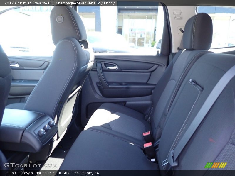 Champagne Silver Metallic / Ebony 2017 Chevrolet Traverse LT