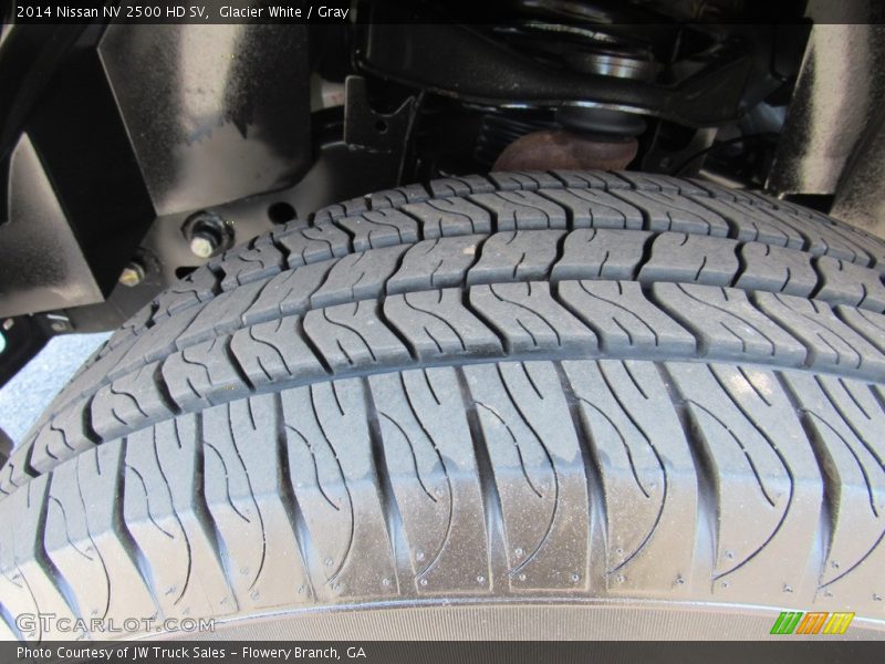 Glacier White / Gray 2014 Nissan NV 2500 HD SV