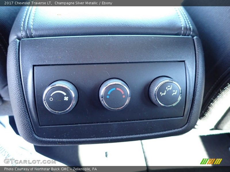 Champagne Silver Metallic / Ebony 2017 Chevrolet Traverse LT