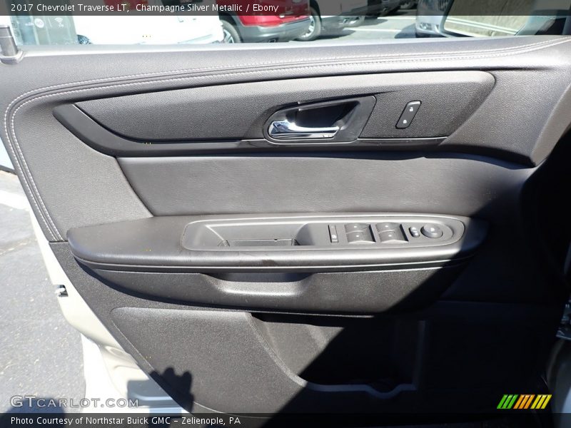 Champagne Silver Metallic / Ebony 2017 Chevrolet Traverse LT