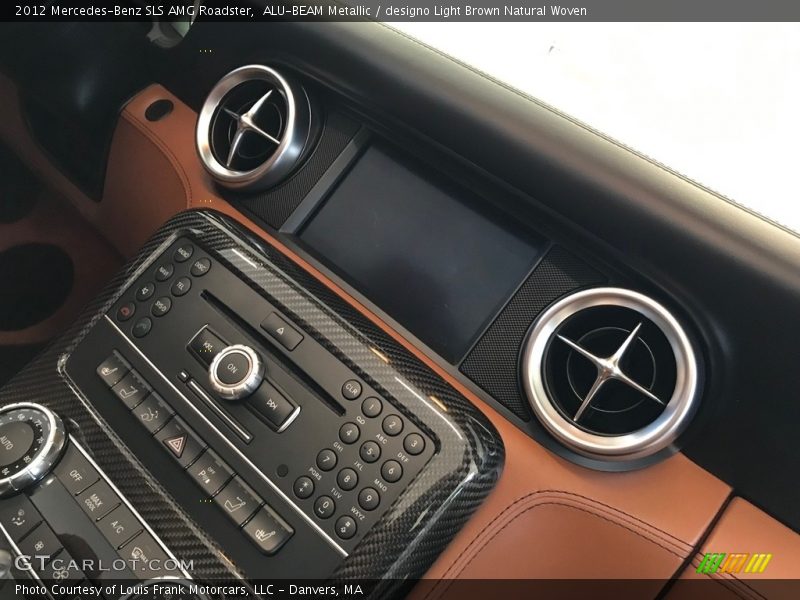 Controls of 2012 SLS AMG Roadster