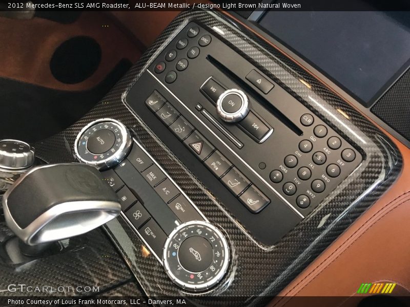 Audio System of 2012 SLS AMG Roadster