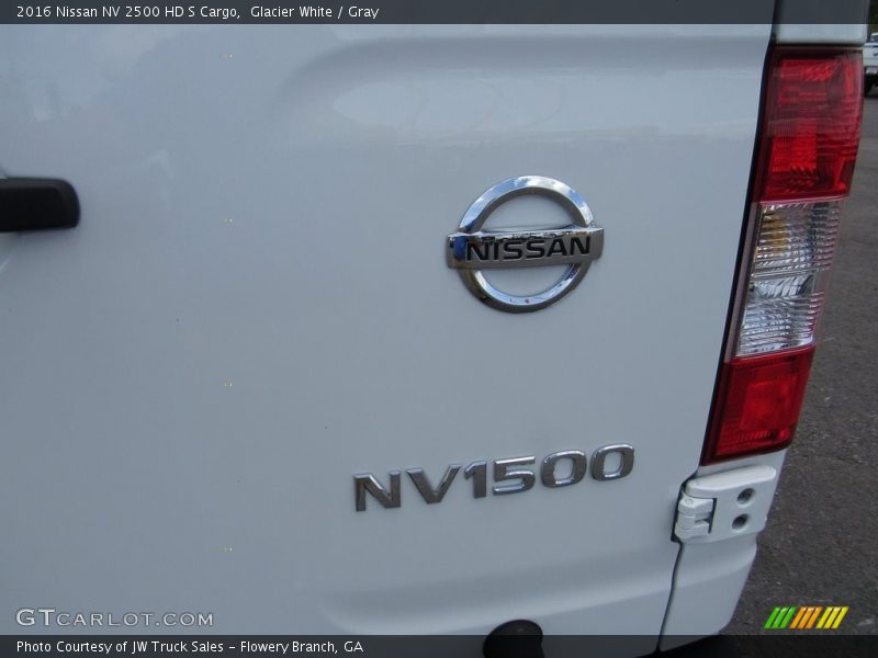 Glacier White / Gray 2016 Nissan NV 2500 HD S Cargo