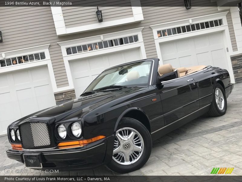 Front 3/4 View of 1996 Azure 