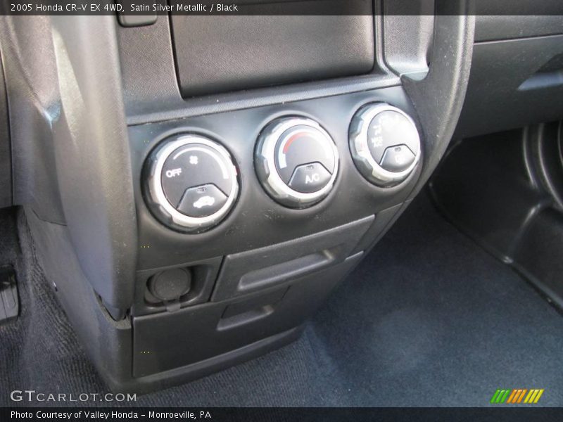 Satin Silver Metallic / Black 2005 Honda CR-V EX 4WD
