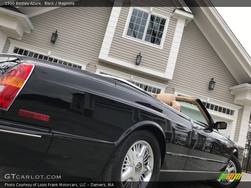Black / Magnolia 1996 Bentley Azure