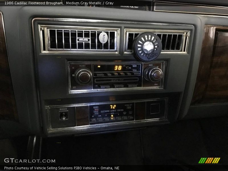 Controls of 1986 Fleetwood Brougham
