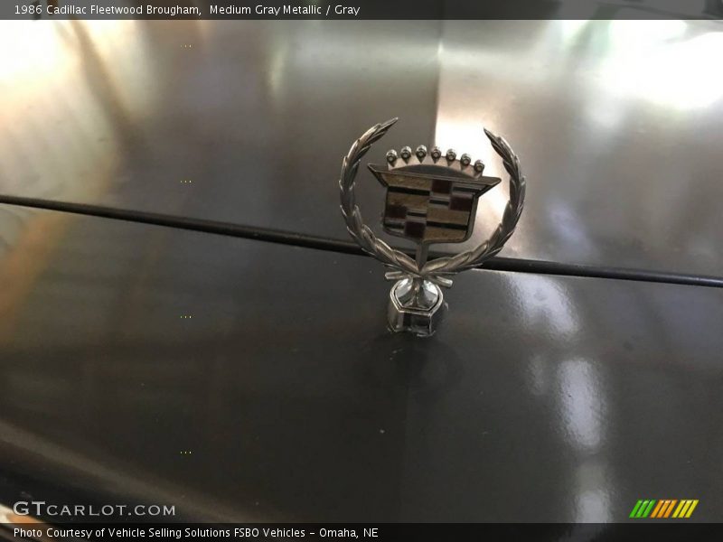  1986 Fleetwood Brougham Logo