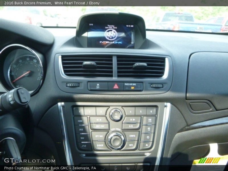 White Pearl Tricoat / Ebony 2016 Buick Encore Premium