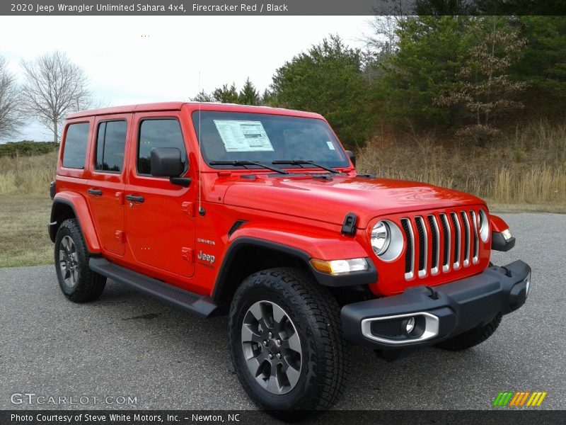 Front 3/4 View of 2020 Wrangler Unlimited Sahara 4x4