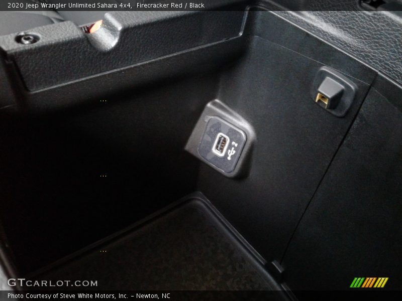 Firecracker Red / Black 2020 Jeep Wrangler Unlimited Sahara 4x4