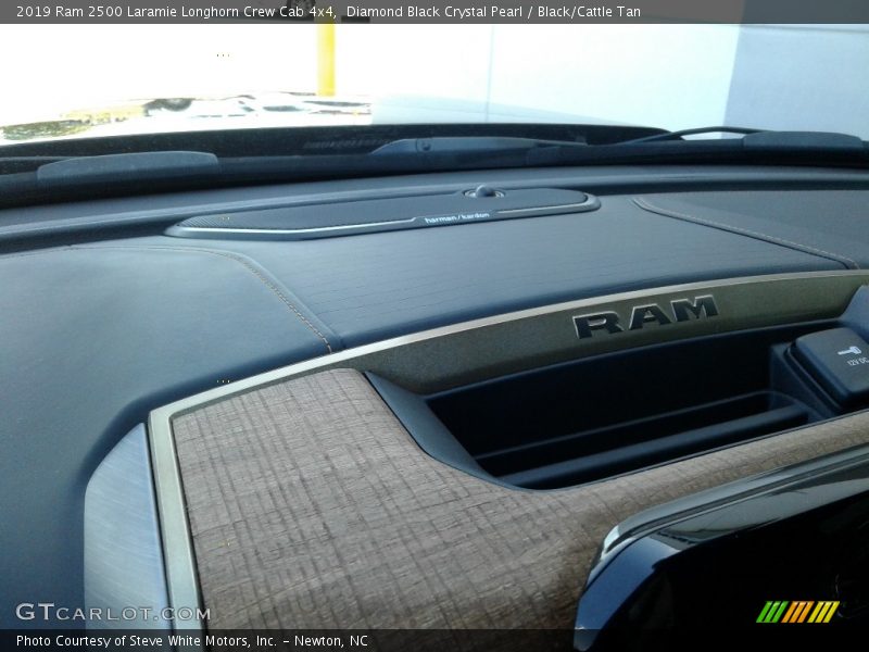 Diamond Black Crystal Pearl / Black/Cattle Tan 2019 Ram 2500 Laramie Longhorn Crew Cab 4x4