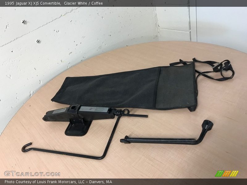 Tool Kit of 1995 XJ XJS Convertible