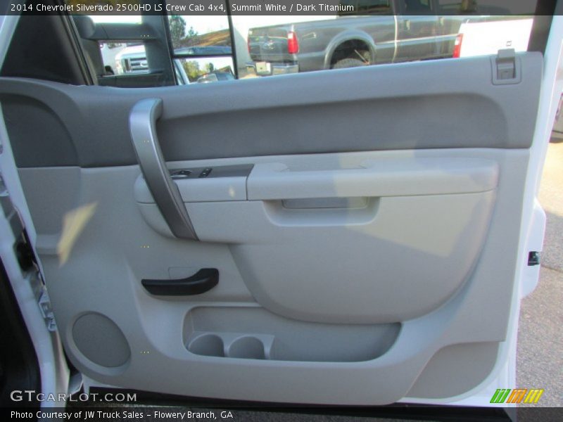 Door Panel of 2014 Silverado 2500HD LS Crew Cab 4x4