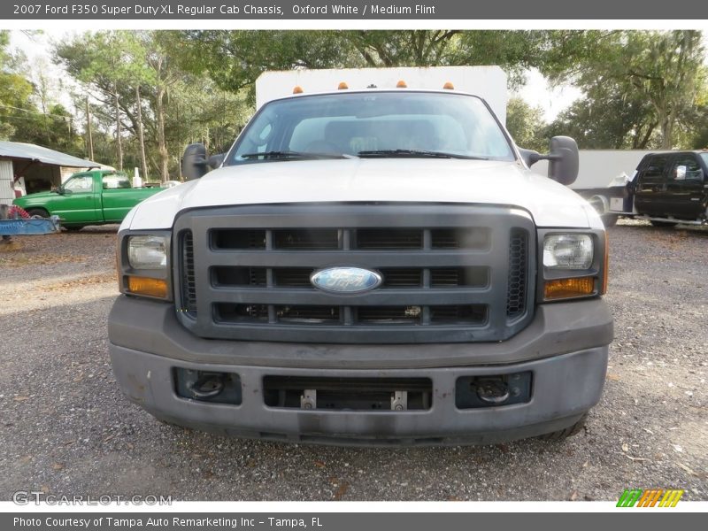 Oxford White / Medium Flint 2007 Ford F350 Super Duty XL Regular Cab Chassis