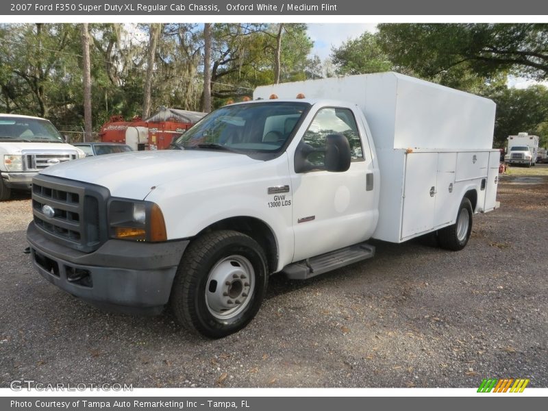 Oxford White / Medium Flint 2007 Ford F350 Super Duty XL Regular Cab Chassis