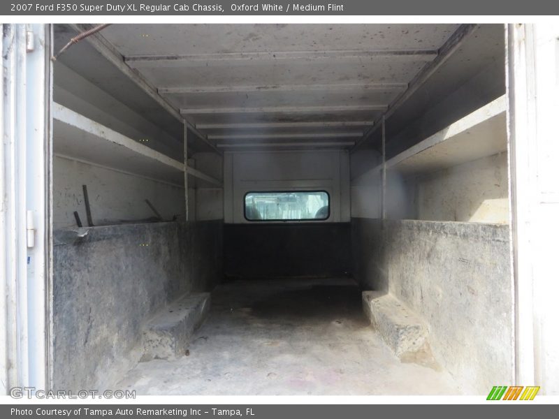 Oxford White / Medium Flint 2007 Ford F350 Super Duty XL Regular Cab Chassis