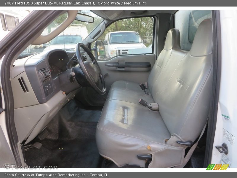 Oxford White / Medium Flint 2007 Ford F350 Super Duty XL Regular Cab Chassis