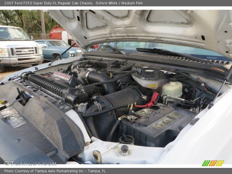 Oxford White / Medium Flint 2007 Ford F350 Super Duty XL Regular Cab Chassis