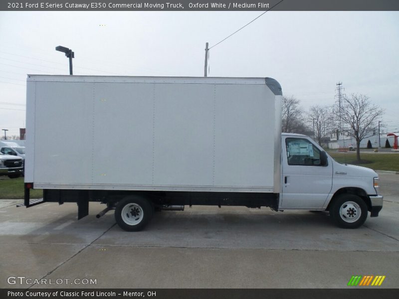 Oxford White / Medium Flint 2021 Ford E Series Cutaway E350 Commercial Moving Truck