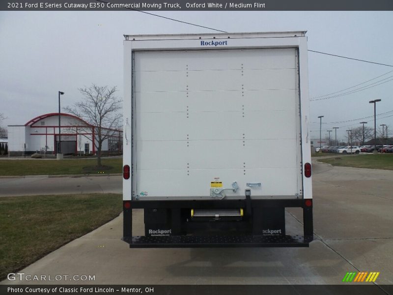 Oxford White / Medium Flint 2021 Ford E Series Cutaway E350 Commercial Moving Truck