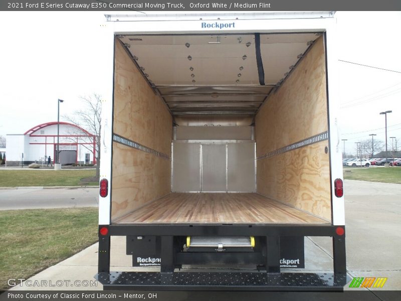 Oxford White / Medium Flint 2021 Ford E Series Cutaway E350 Commercial Moving Truck