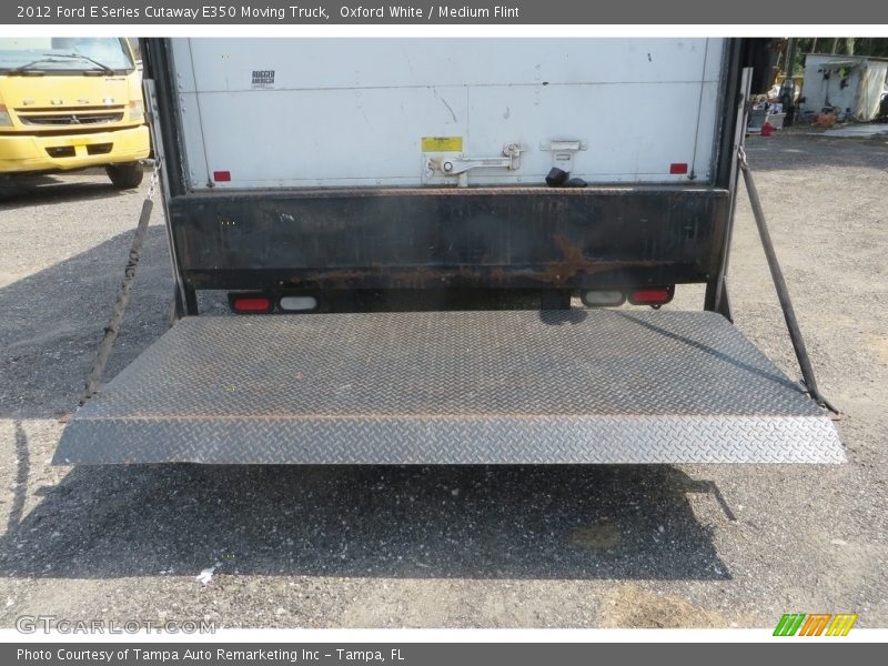 Oxford White / Medium Flint 2012 Ford E Series Cutaway E350 Moving Truck
