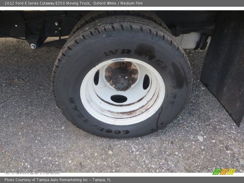 Oxford White / Medium Flint 2012 Ford E Series Cutaway E350 Moving Truck