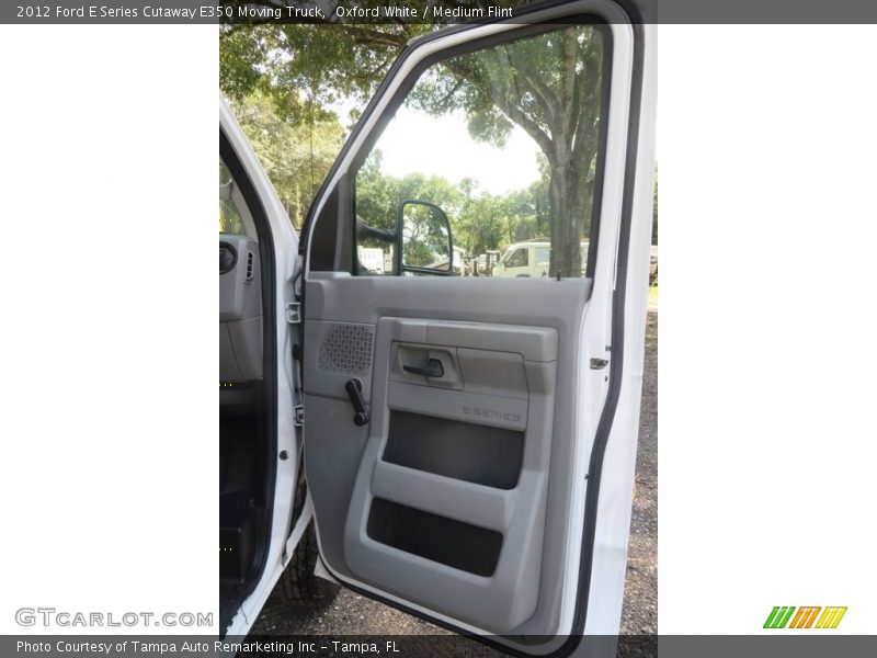 Oxford White / Medium Flint 2012 Ford E Series Cutaway E350 Moving Truck