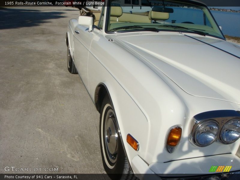 Porcelain White / Light Beige 1985 Rolls-Royce Corniche