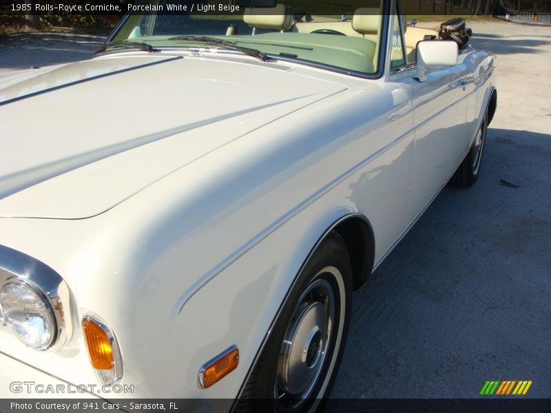 Porcelain White / Light Beige 1985 Rolls-Royce Corniche