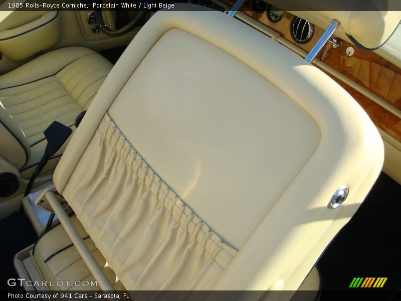 Porcelain White / Light Beige 1985 Rolls-Royce Corniche