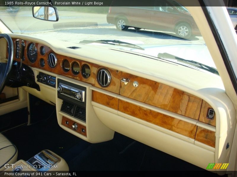 Porcelain White / Light Beige 1985 Rolls-Royce Corniche