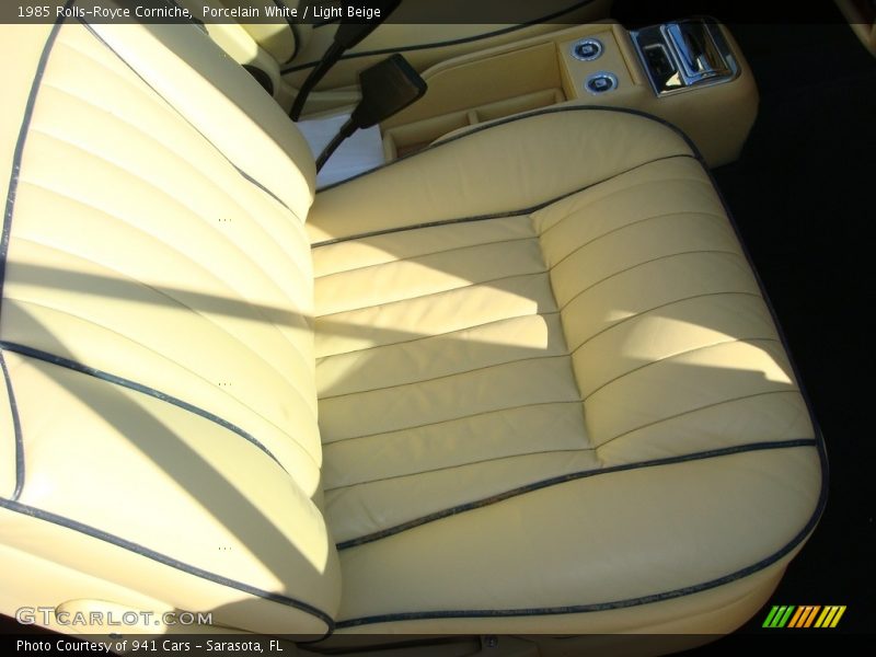 Porcelain White / Light Beige 1985 Rolls-Royce Corniche