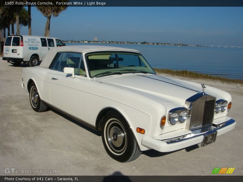 Porcelain White / Light Beige 1985 Rolls-Royce Corniche