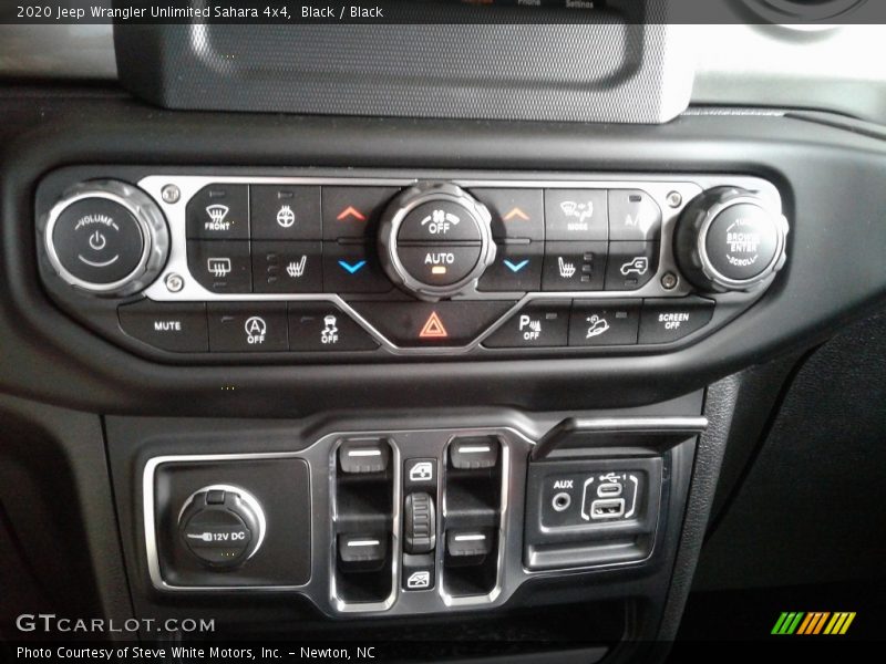 Black / Black 2020 Jeep Wrangler Unlimited Sahara 4x4