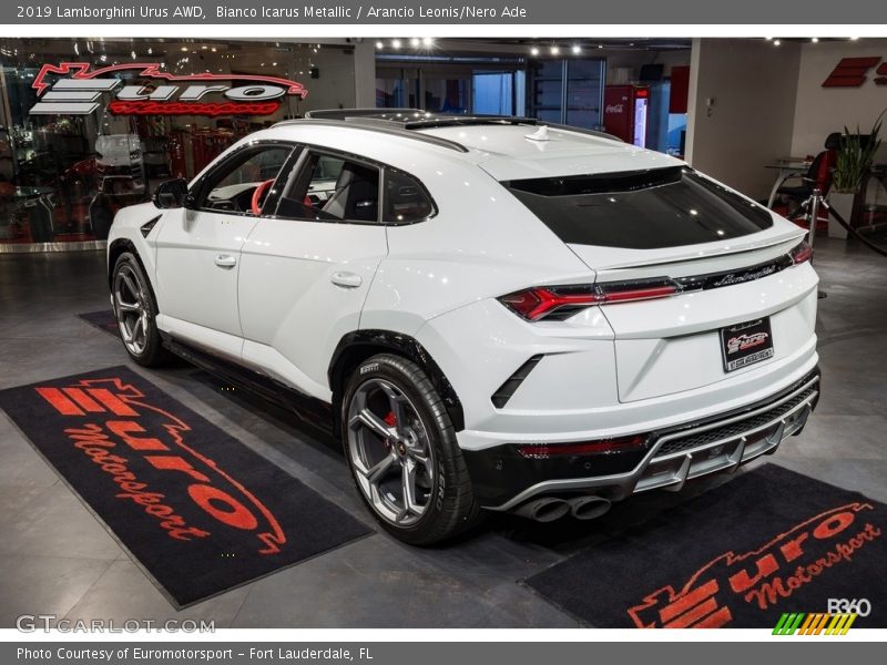 Bianco Icarus Metallic / Arancio Leonis/Nero Ade 2019 Lamborghini Urus AWD