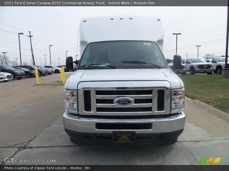 Oxford White / Medium Flint 2021 Ford E Series Cutaway E350 Commercial Moving Truck
