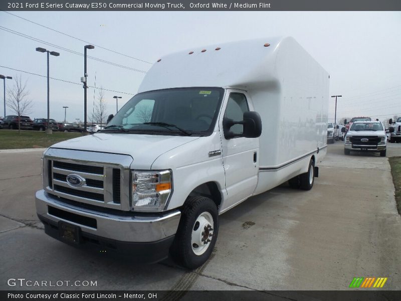 Oxford White / Medium Flint 2021 Ford E Series Cutaway E350 Commercial Moving Truck