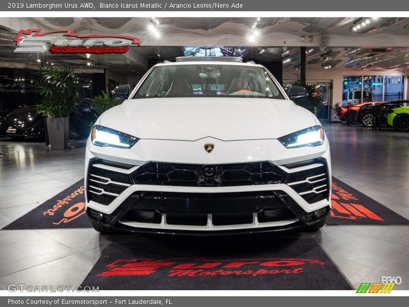 Bianco Icarus Metallic / Arancio Leonis/Nero Ade 2019 Lamborghini Urus AWD